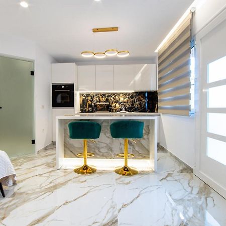 Δvo Luxury Apartment อายิโอสนิโกลาโอส ภายนอก รูปภาพ